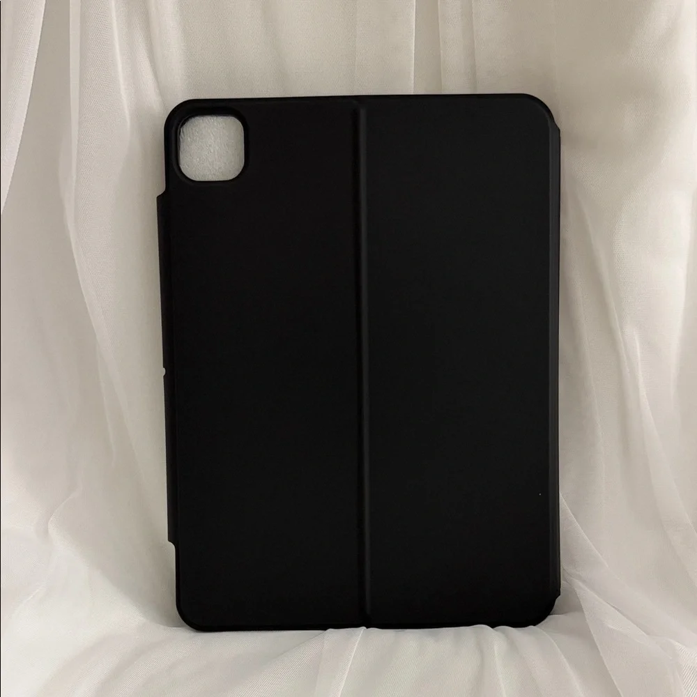 ESR IPAD CASE with Keyboard (iPad 11 Pro 1/2/3 gen)
